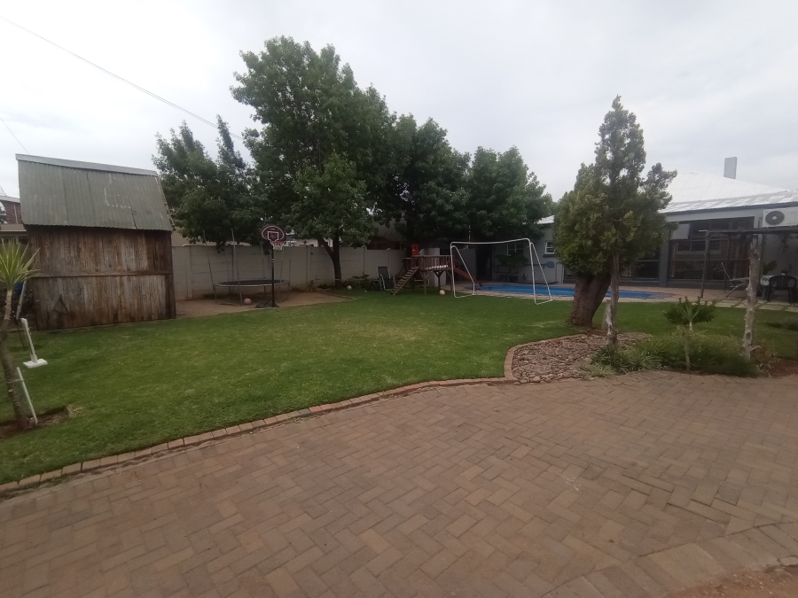 3 Bedroom Property for Sale in Beaconsfield Northern Cape
